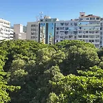 Apartamento Na Quadra Da Praia